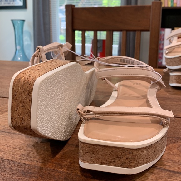 Size 8 - Summertime Sandals - Velcro/ Cork Platform, '90s athleisure - Picture 10 of 10